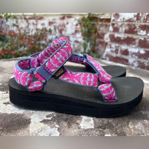 Teva Midform Universal Strappy Sandals Triton Raspberry Sorbet Women Sz7 1090969 - Picture 1 of 15